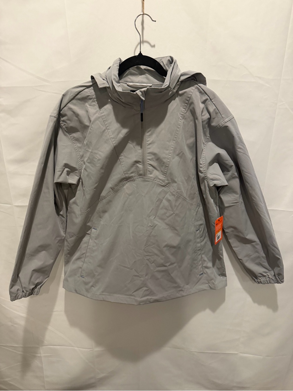 Bass Outdoor Light Gray Hooded Jacket size small.performance,athletic,fishing